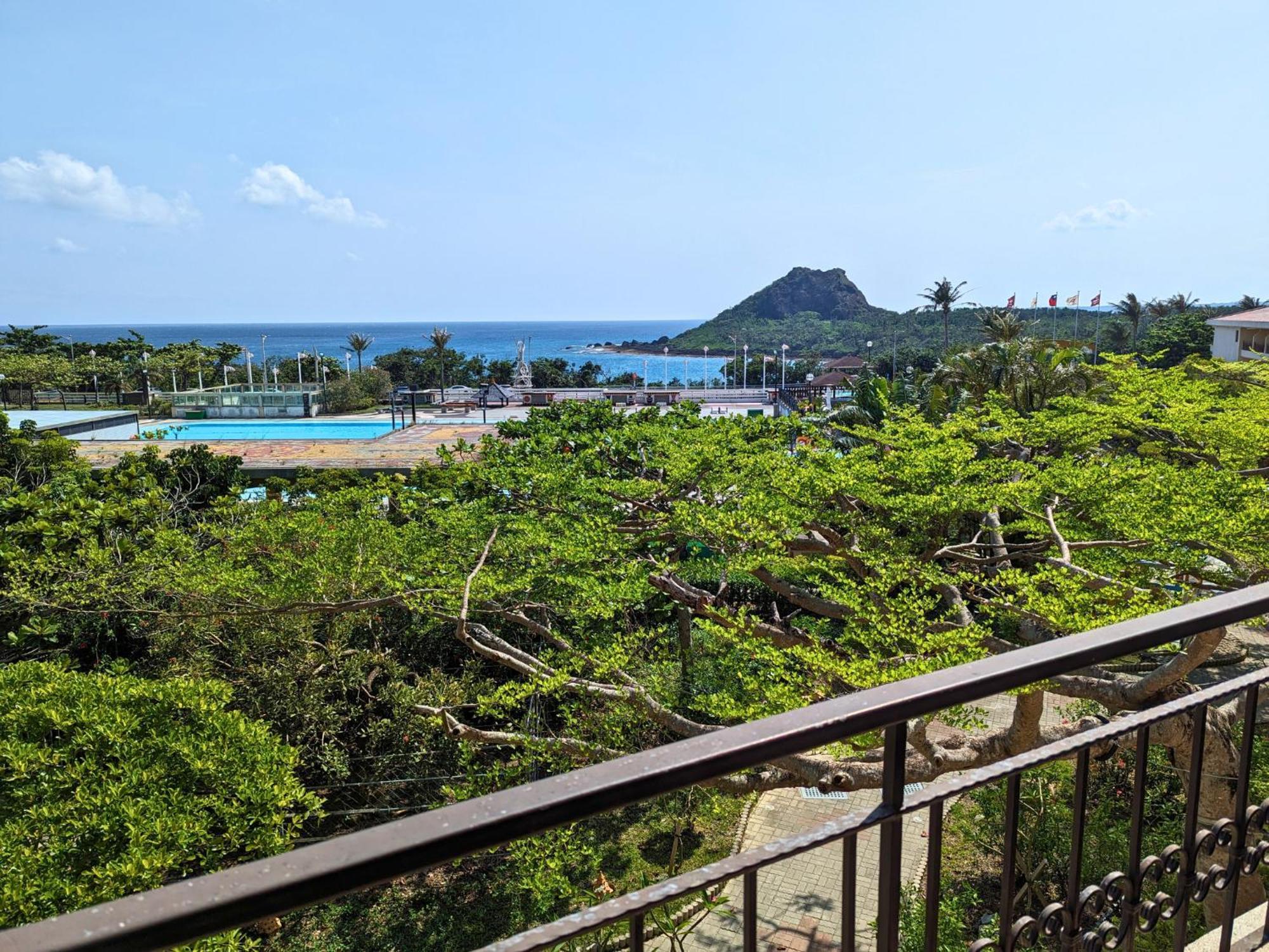 Howard Beach Resort Kenting Exterior foto View of the park