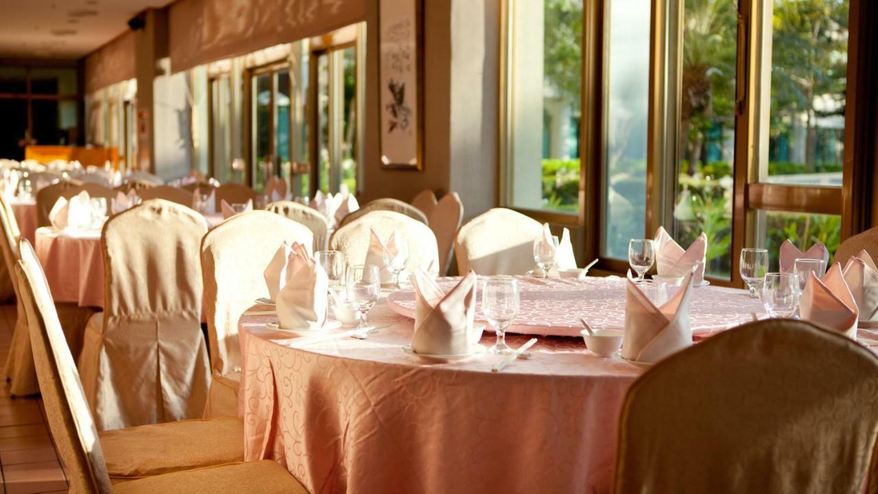 Howard Beach Resort Kenting Exterior foto Restaurant interior